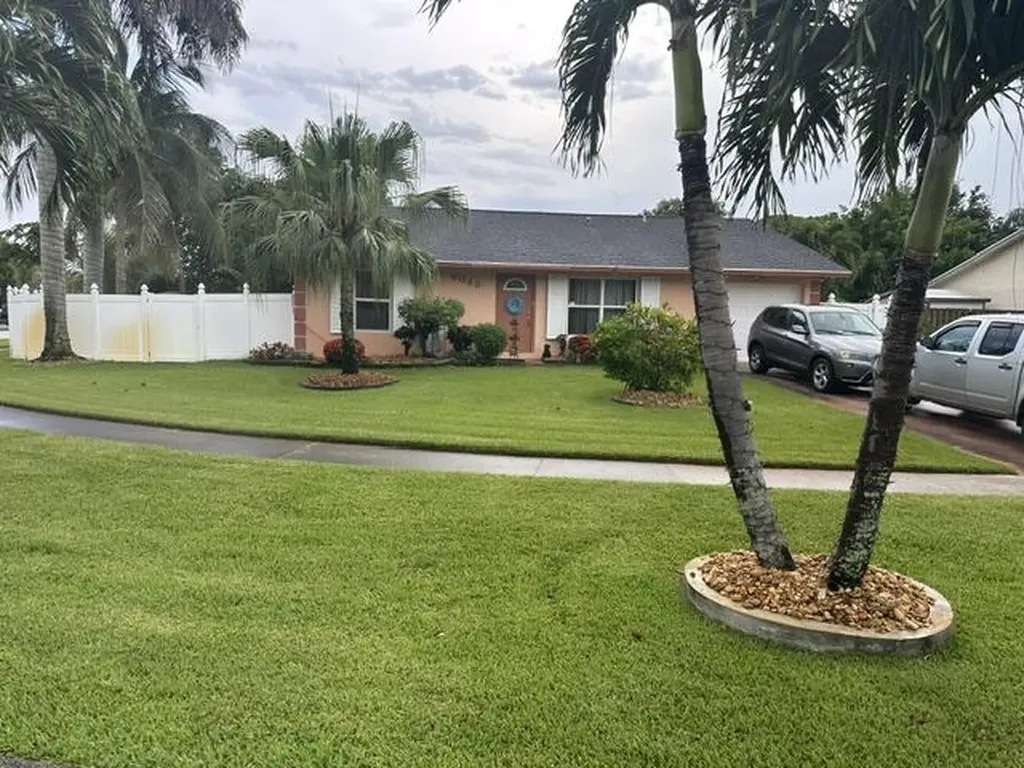 6045 Carthage Circle N Lake Worth FL 33463