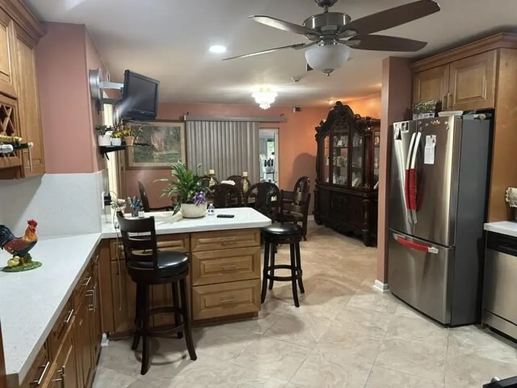 6045 Carthage Circle N Lake Worth FL 33463