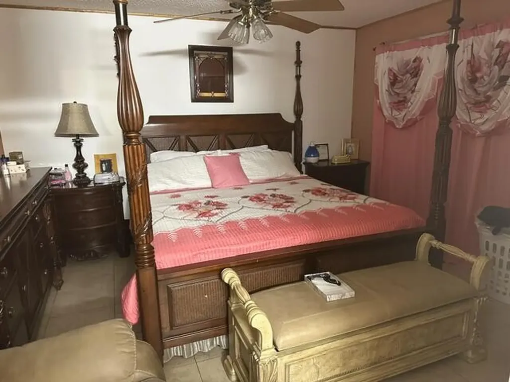 6045 Carthage Circle N Lake Worth FL 33463