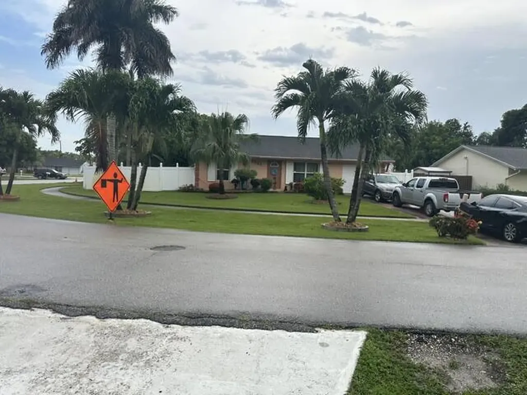 6045 Carthage Circle N Lake Worth FL 33463