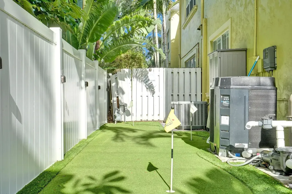 1411 NE 7th Street Fort Lauderdale FL 33304