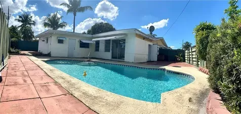 1650 NW 43rd Street Oakland Park FL 33309