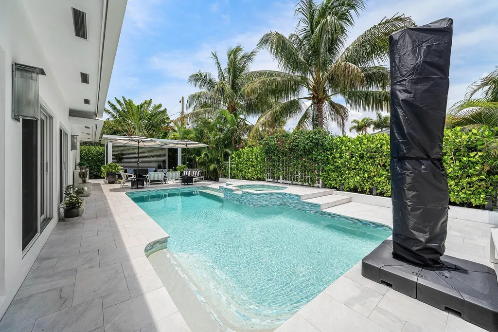 3481 NE 18th Avenue Oakland Park FL 33306