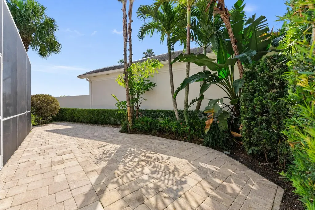 4789 Valencia Drive Delray Beach FL 33445