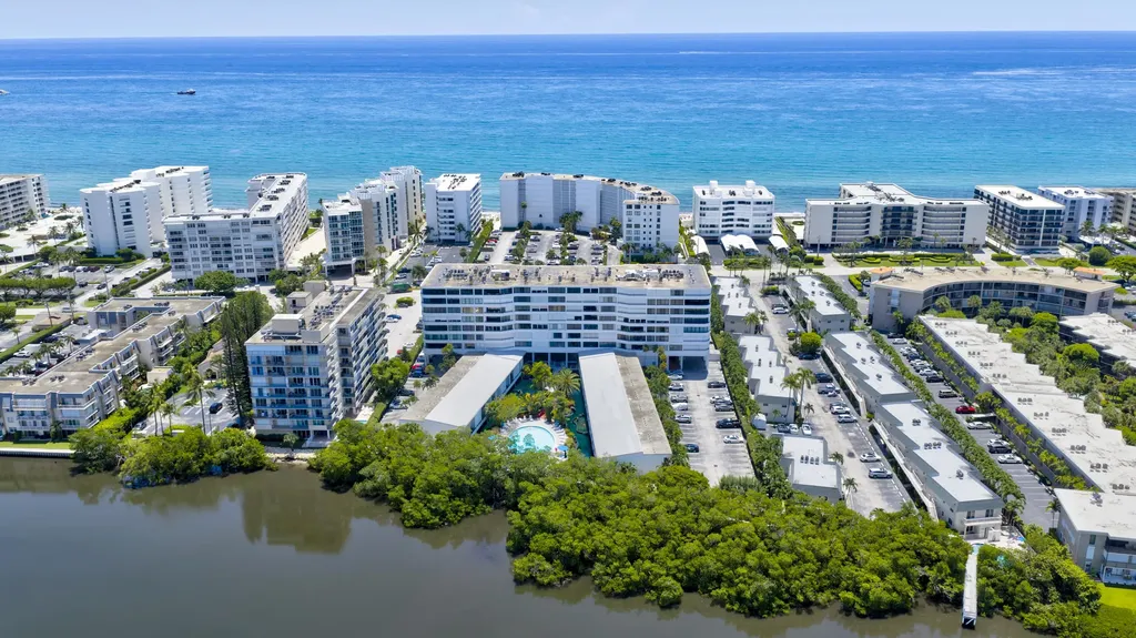 3589 S Ocean Boulevard South Palm Beach FL 33480