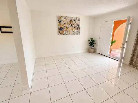 4210 W 10th Court Hialeah FL 33012