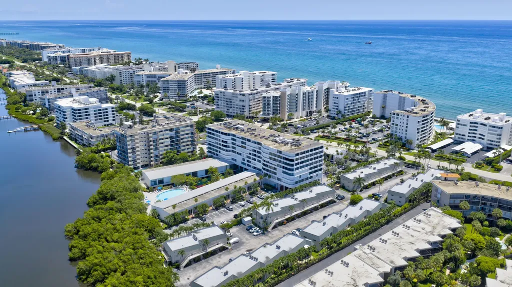 3589 S Ocean Boulevard South Palm Beach FL 33480