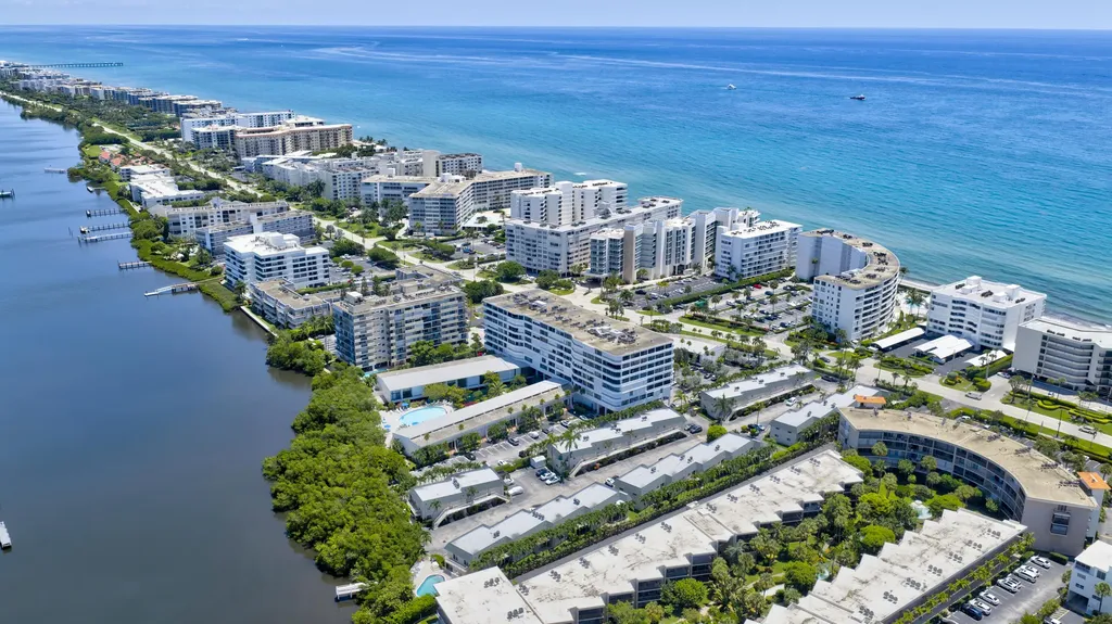 3589 S Ocean Boulevard South Palm Beach FL 33480