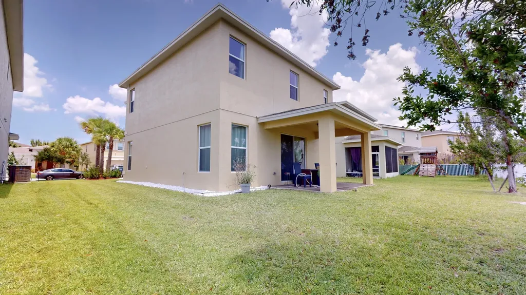 1992 NW Cataluna Circle Port St Lucie FL 34986