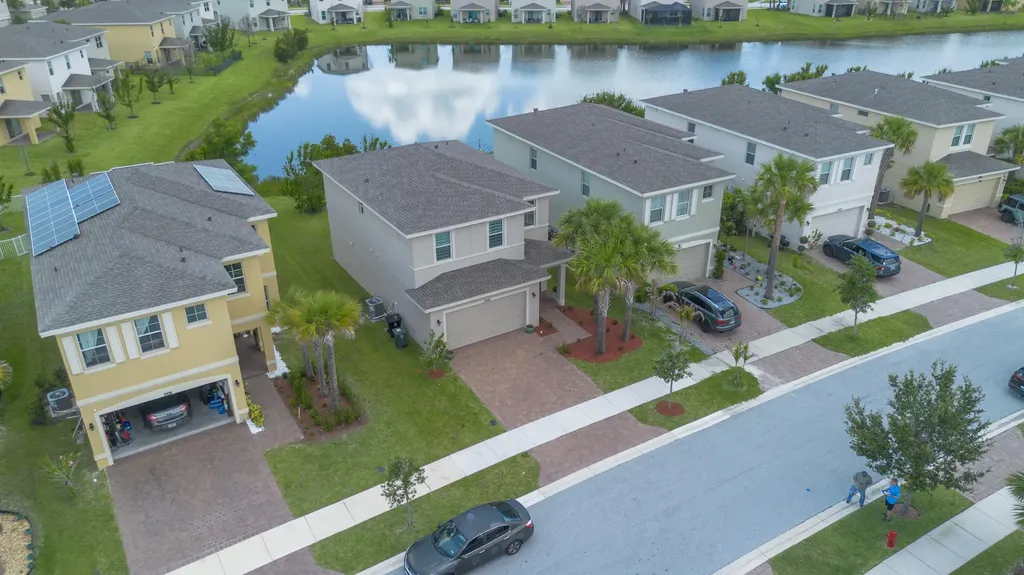 1992 NW Cataluna Circle Port St Lucie FL 34986