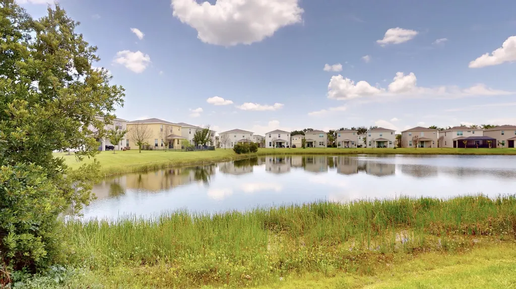 1992 NW Cataluna Circle Port St Lucie FL 34986