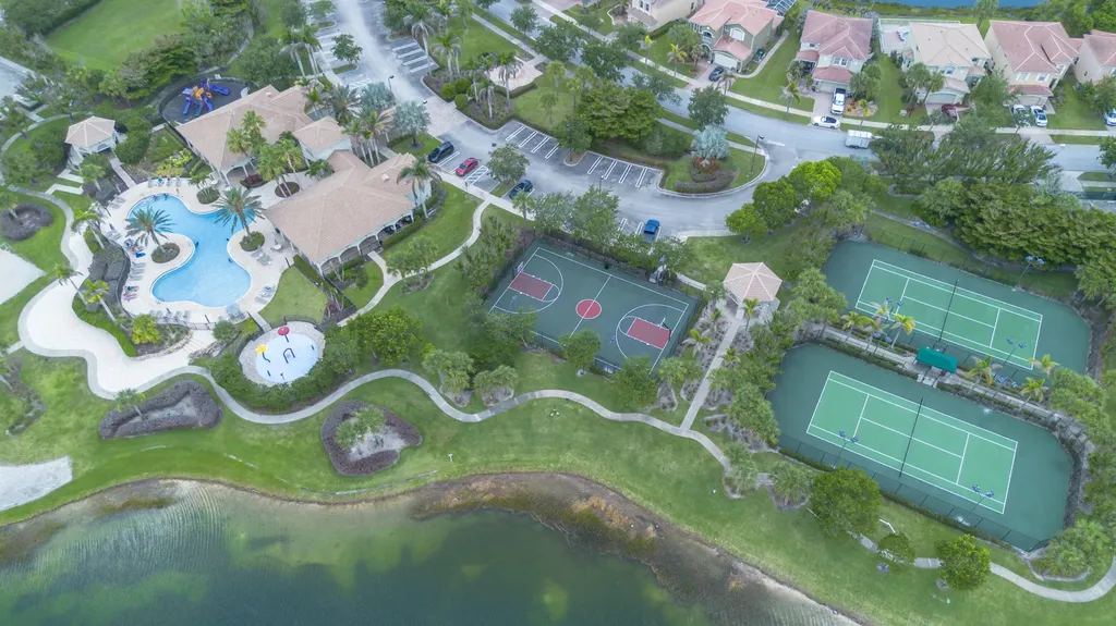 1992 NW Cataluna Circle Port St Lucie FL 34986