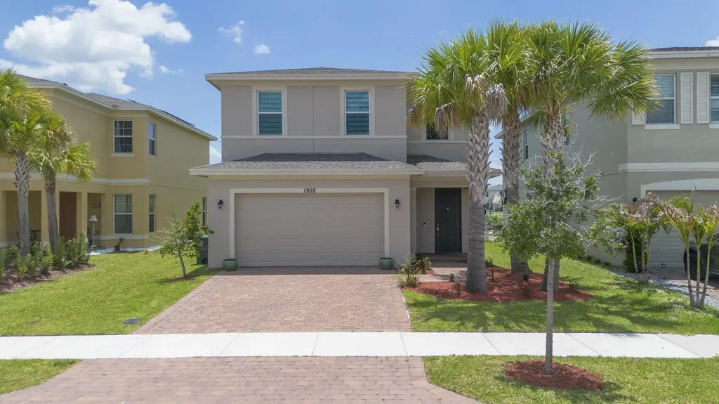 1992 NW Cataluna Circle Port St Lucie FL 34986