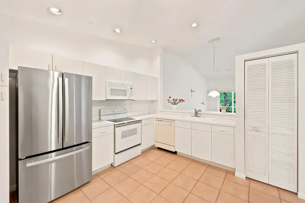 10432 Lake Vista Circle Boca Raton FL 33498