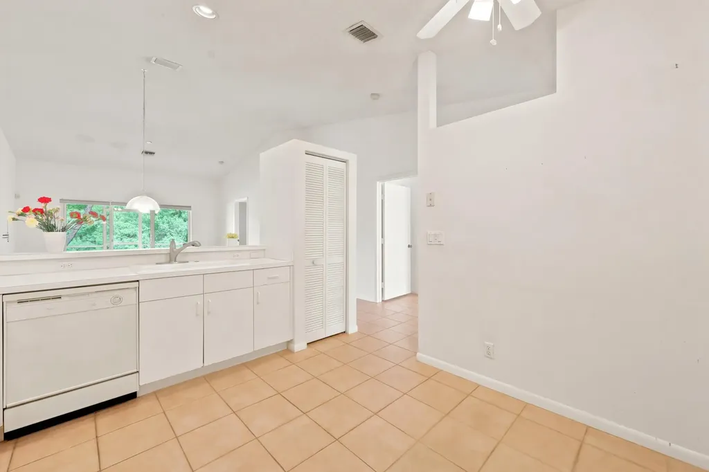 10432 Lake Vista Circle Boca Raton FL 33498