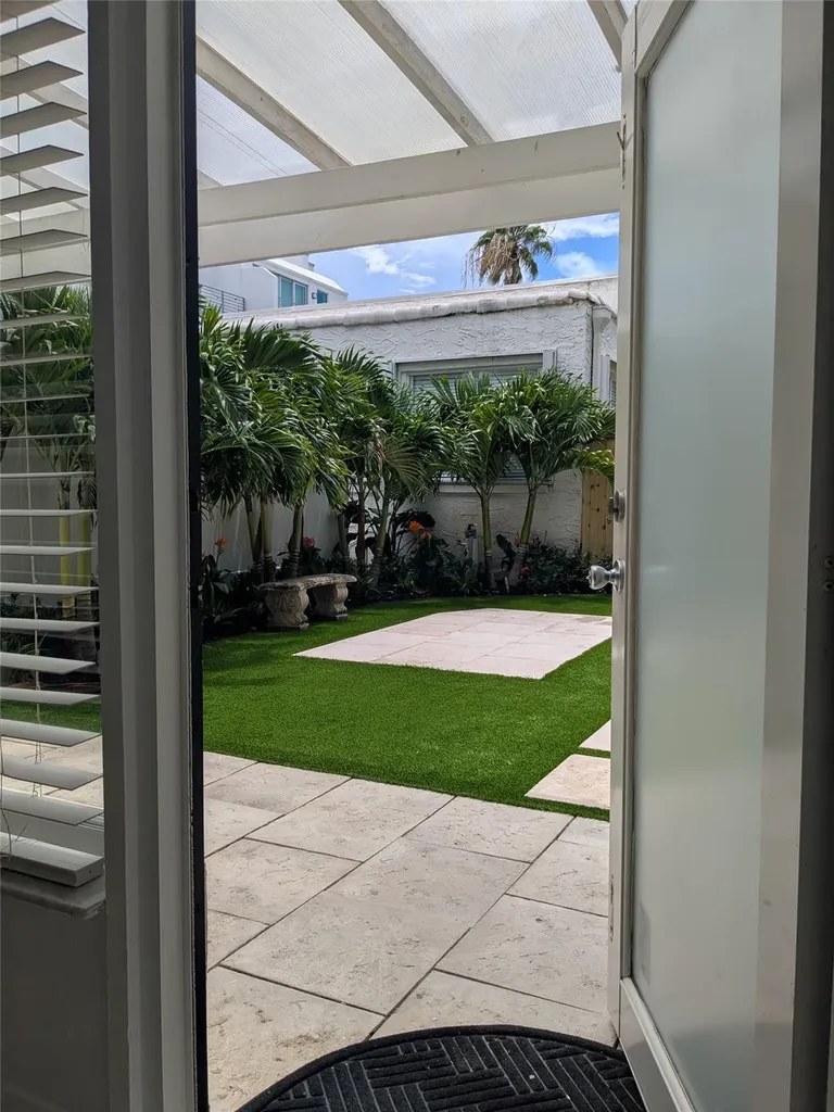 21 SE 11th Avenue Fort Lauderdale FL 33301