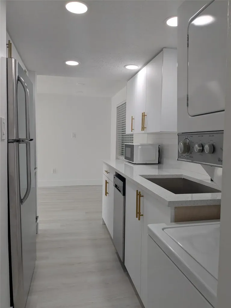 21 SE 11th Avenue Fort Lauderdale FL 33301