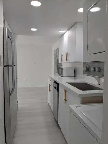 21 SE 11th Avenue Fort Lauderdale FL 33301