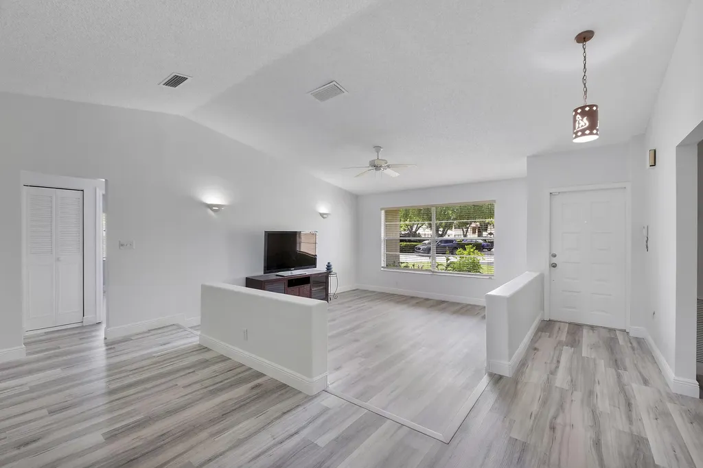 11454 NW 41st Street Coral Springs FL 33065