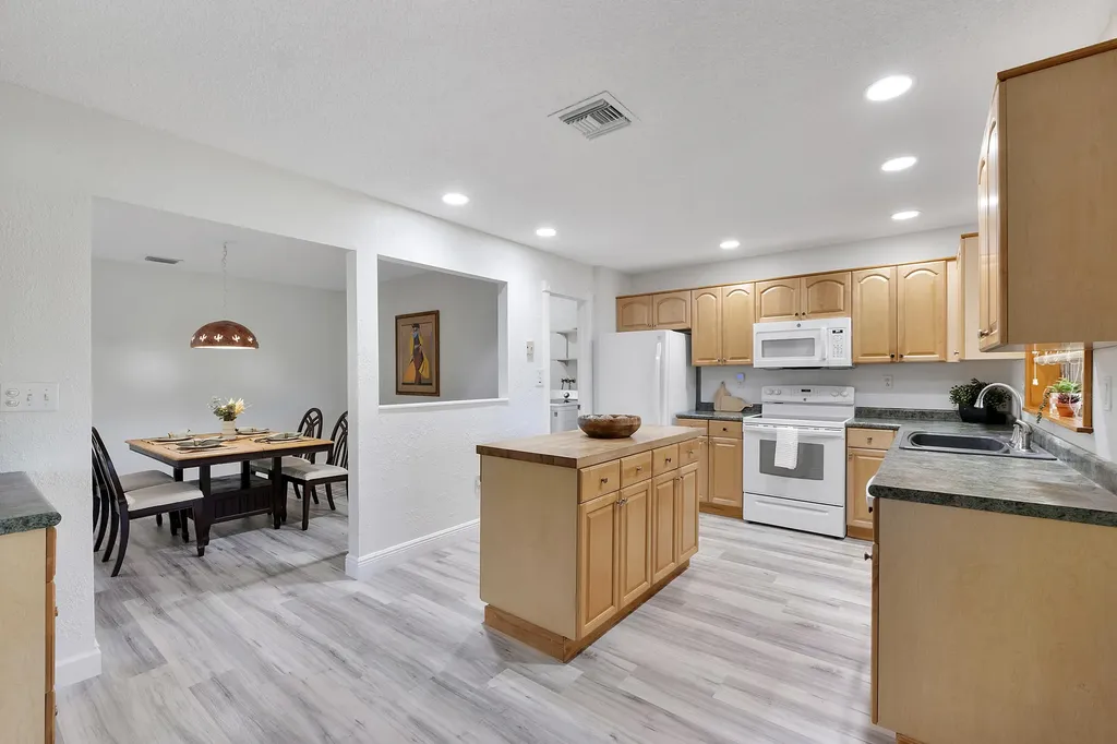 11454 NW 41st Street Coral Springs FL 33065