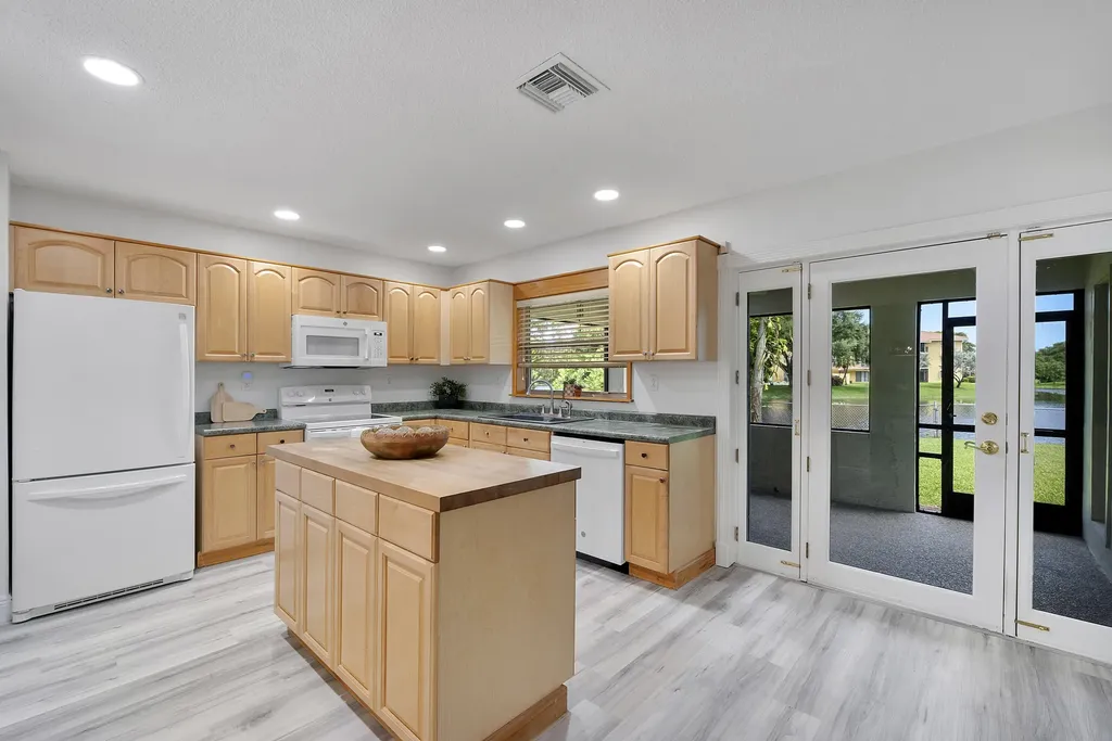 11454 NW 41st Street Coral Springs FL 33065