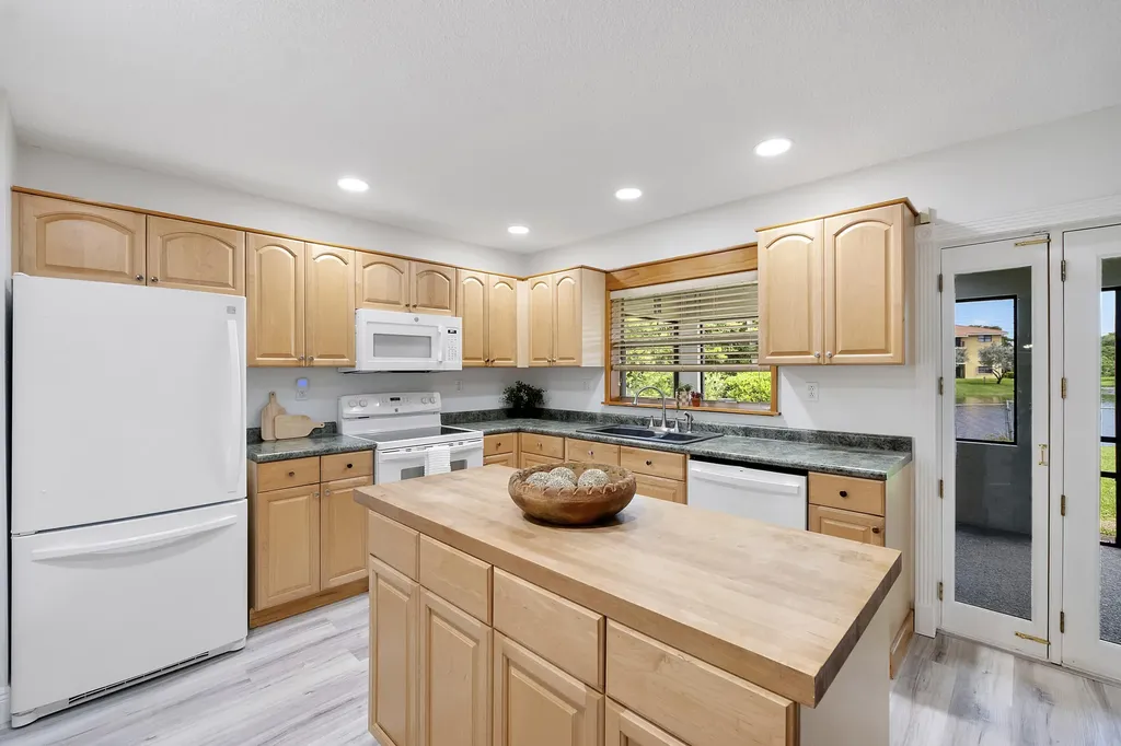 11454 NW 41st Street Coral Springs FL 33065
