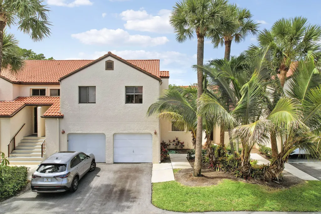 11 Vía De Casas Sur Boynton Beach FL 33426