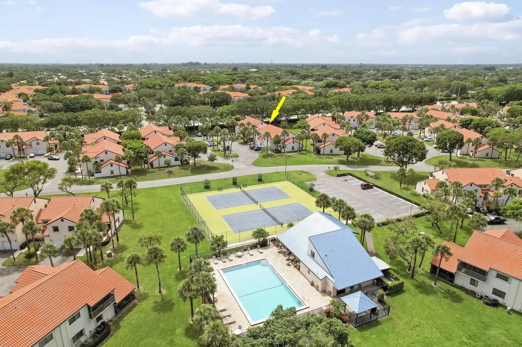 11 Vía De Casas Sur Boynton Beach FL 33426