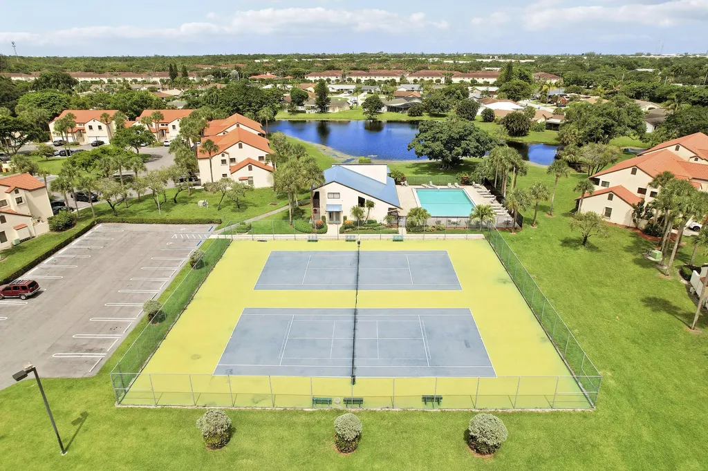 11 Vía De Casas Sur Boynton Beach FL 33426