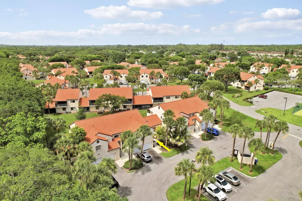 11 Vía De Casas Sur Boynton Beach FL 33426