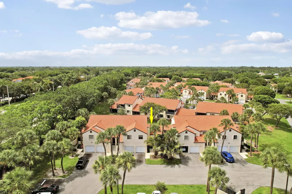 11 Vía De Casas Sur Boynton Beach FL 33426