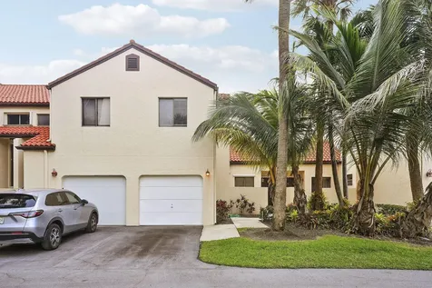 11 Vía De Casas Sur Boynton Beach FL 33426