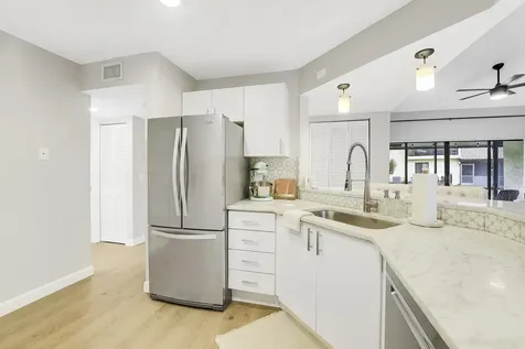 11 Vía De Casas Sur Boynton Beach FL 33426
