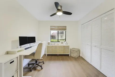 11 Vía De Casas Sur Boynton Beach FL 33426
