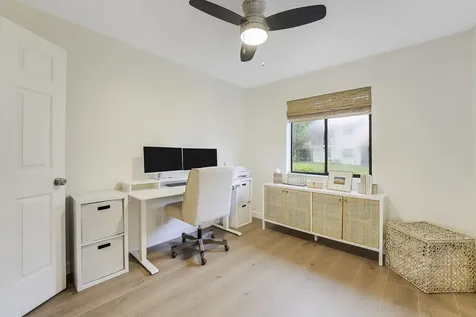 11 Vía De Casas Sur Boynton Beach FL 33426