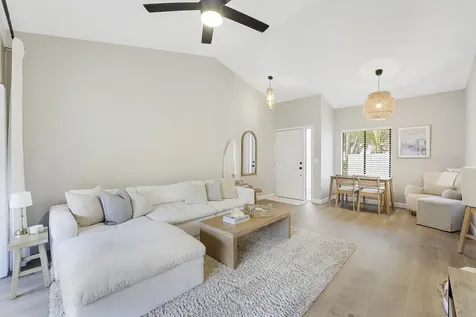 11 Vía De Casas Sur Boynton Beach FL 33426