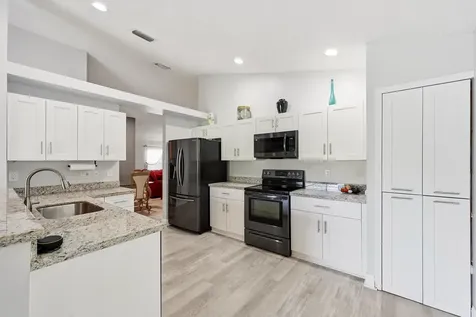 12445 SW 7th Place Davie FL 33325