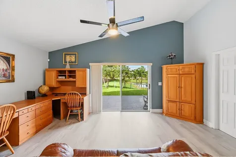 12445 SW 7th Place Davie FL 33325