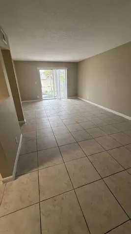 475 SE 8th Street Deerfield Beach FL 33441