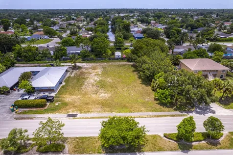 2171 Sunshine Boulevard Naples FL 34116