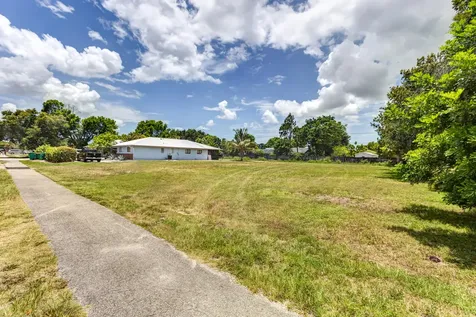 2171 Sunshine Boulevard Naples FL 34116
