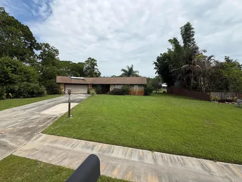 1321 SW Nikoma Street Palm City FL 34990