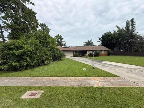 1321 SW Nikoma Street Palm City FL 34990