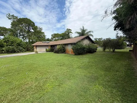 1321 SW Nikoma Street Palm City FL 34990