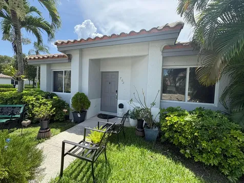702 NW 208th Terrace Pembroke Pines FL 33029