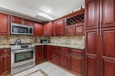 475 NE 113th Street Miami FL 33161