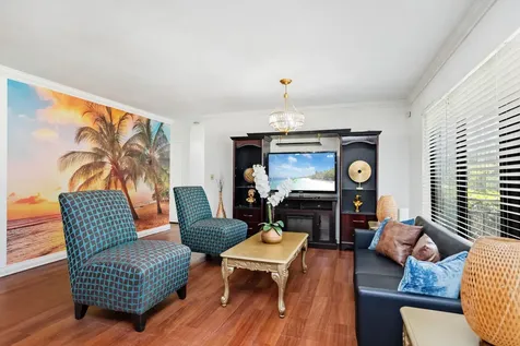 475 NE 113th Street Miami FL 33161