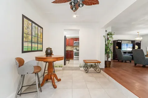 475 NE 113th Street Miami FL 33161