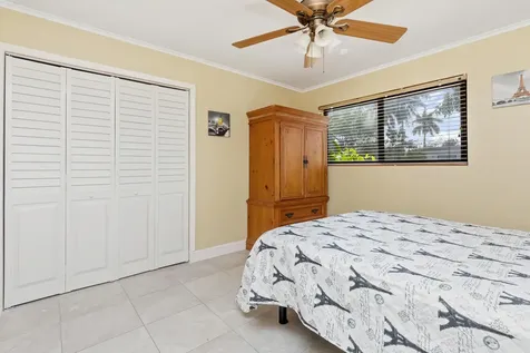 475 NE 113th Street Miami FL 33161