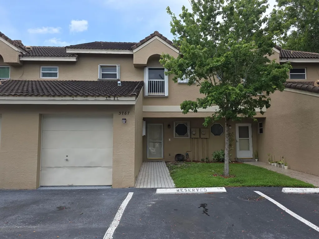 3767 NW 91st Lane Sunrise FL 33351